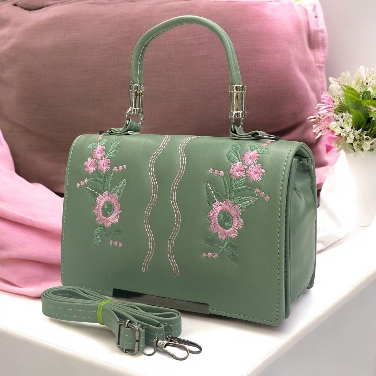 Handy sling bag