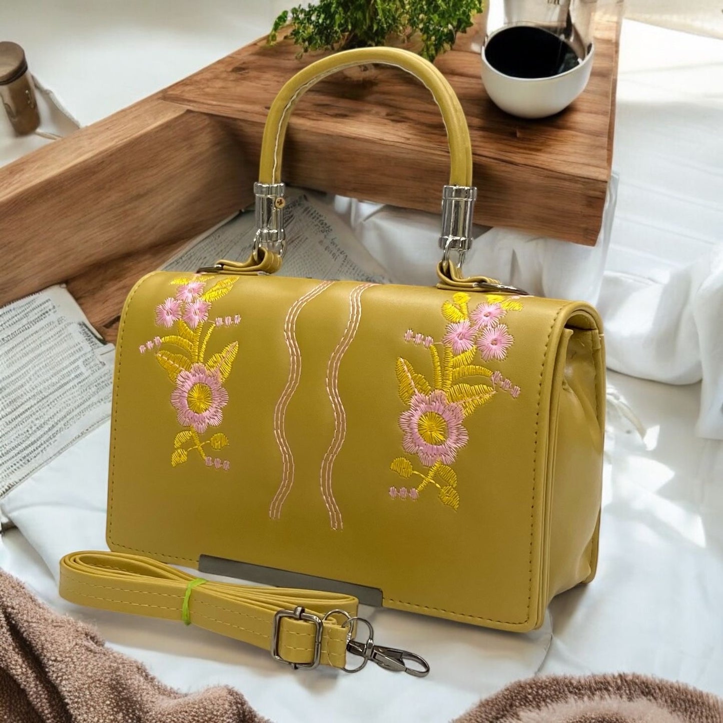 Handy sling bag