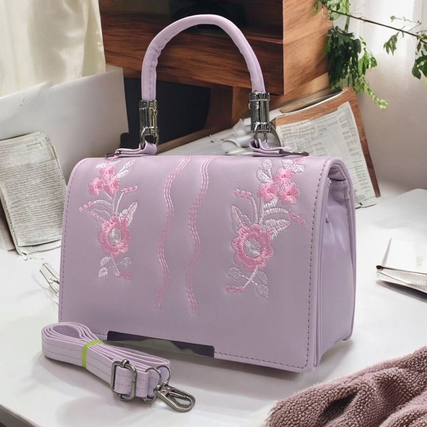 Handy sling bag