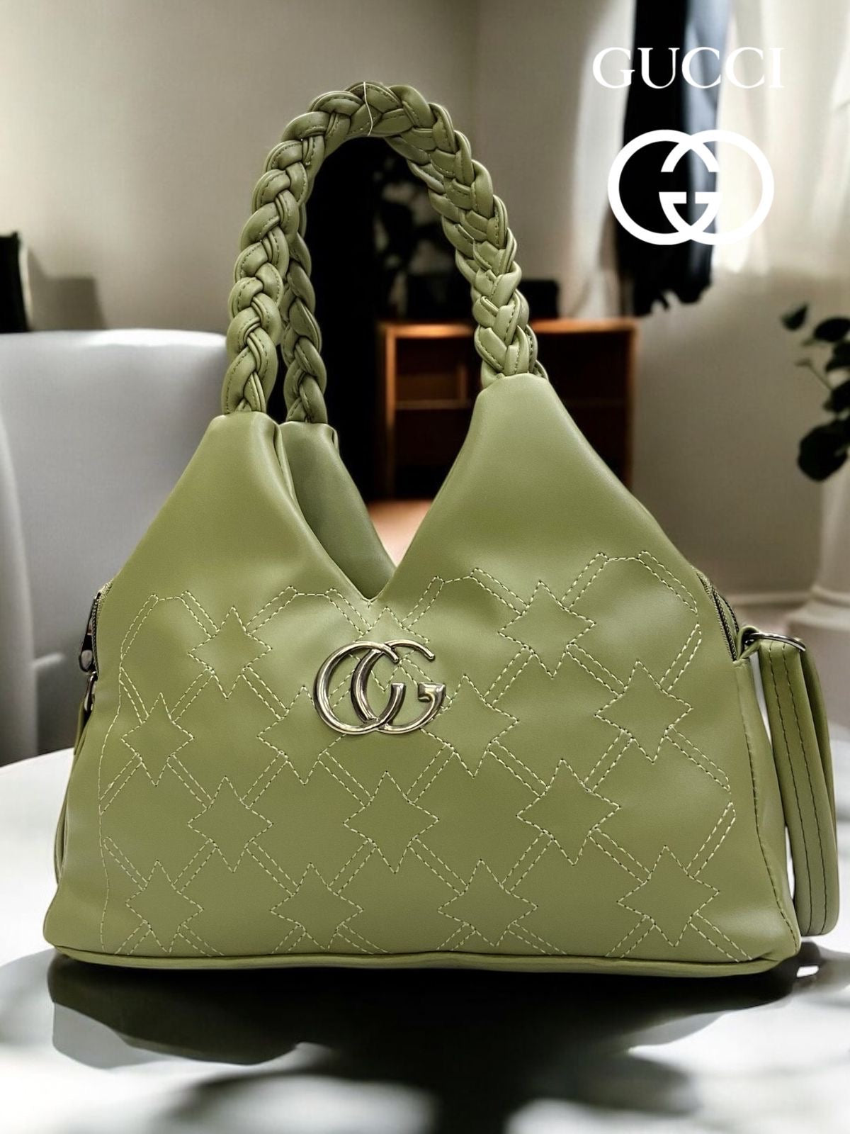 GUCCI SLING BAG