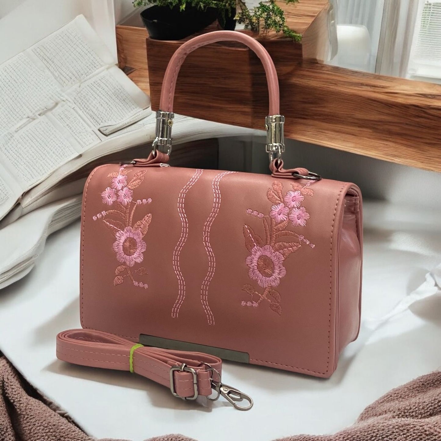 Handy sling bag