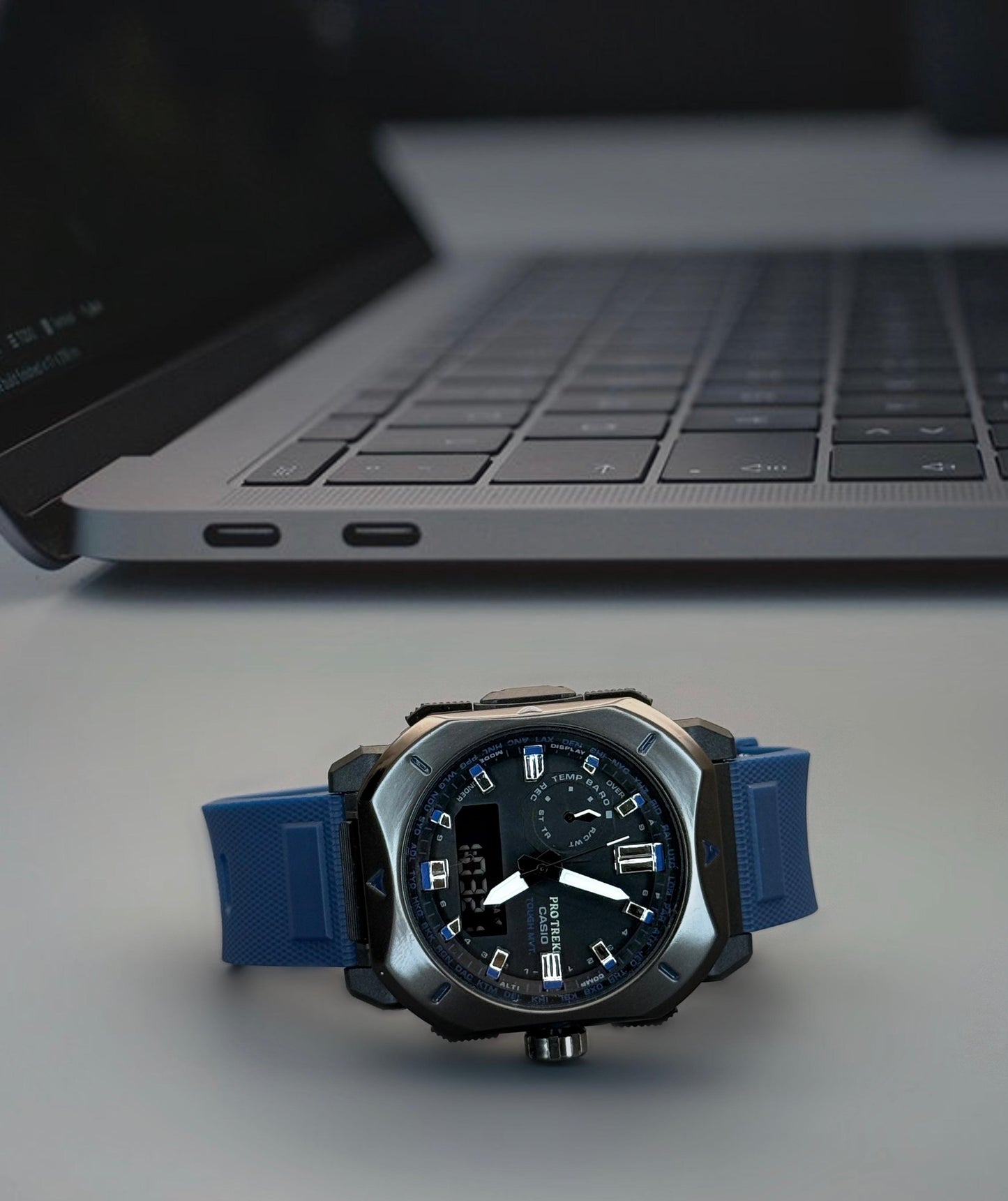 CASIO PRO TREK
