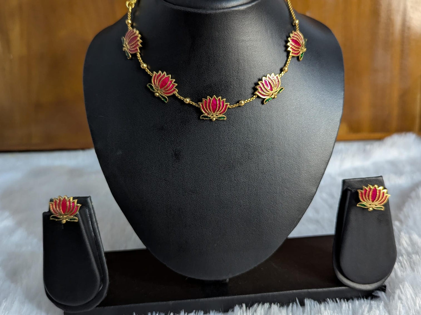 Trending Lotus Set