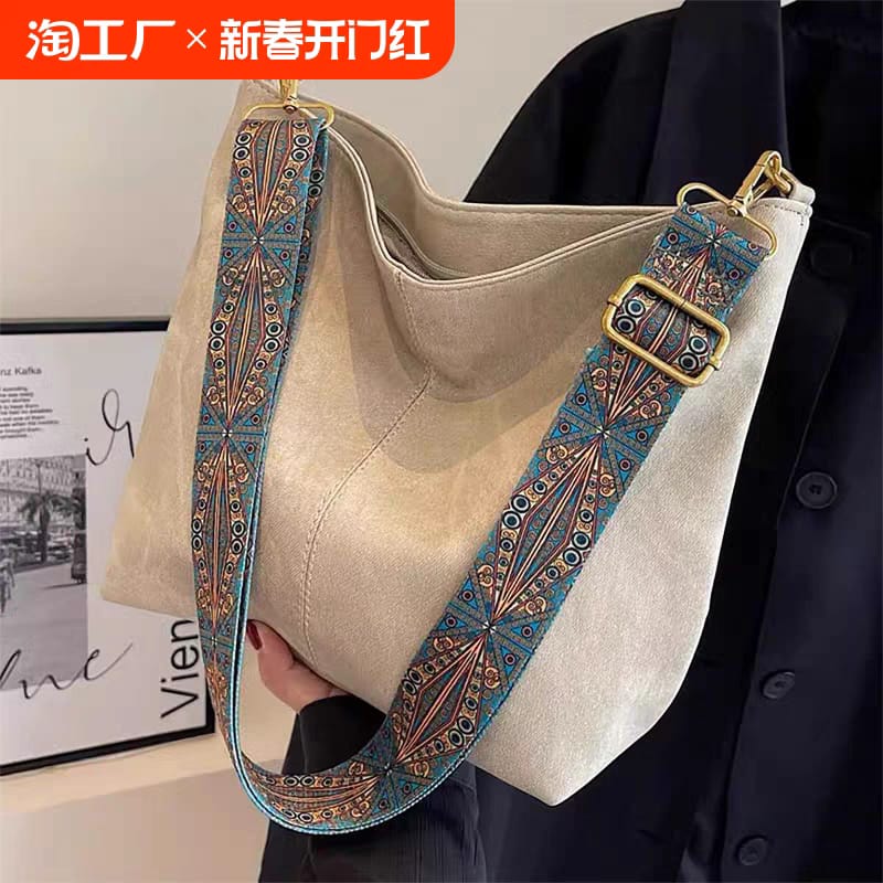IMPORTED TOTE BAG
