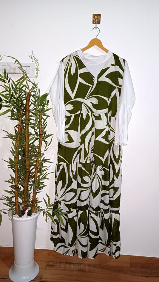 ROMBER MODEL GOWN