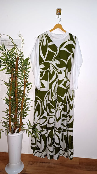 ROMBER MODEL GOWN