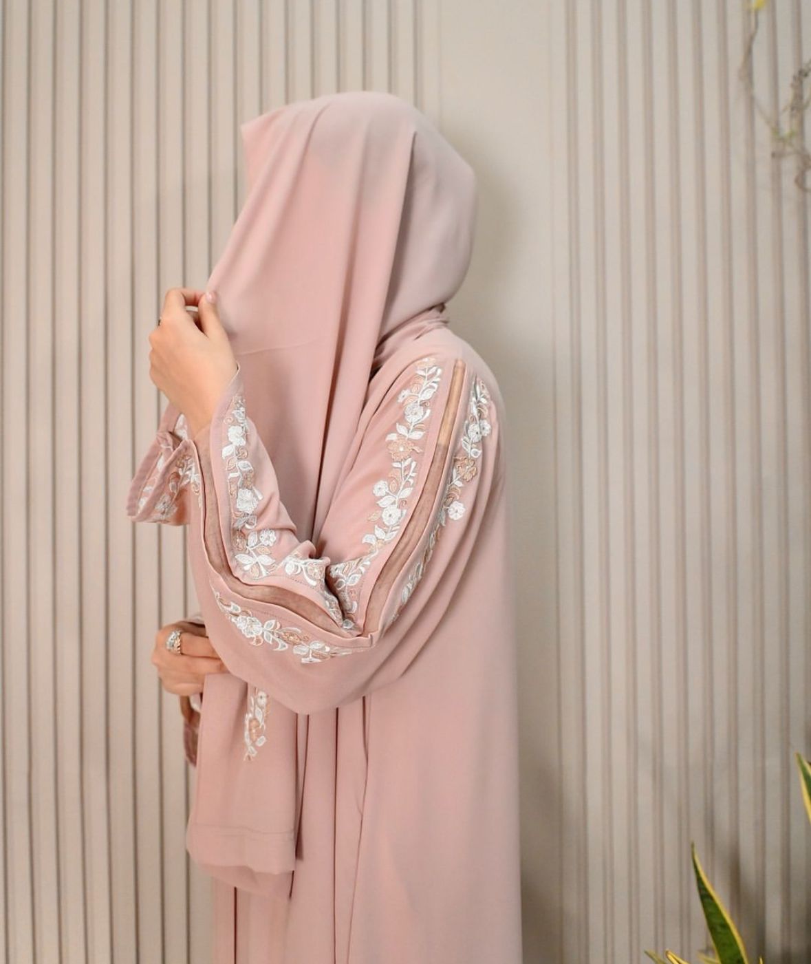 Abaya with shawl