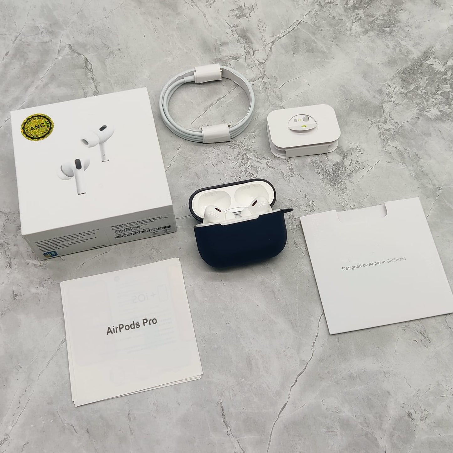 APPLE AIRPOD + SILCON CASE